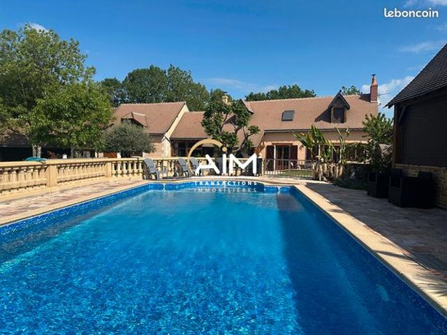 Propriété 8 pièces 197 m²