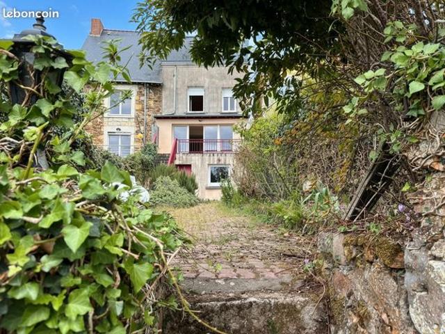 Propriété 8 pièces 197 m²