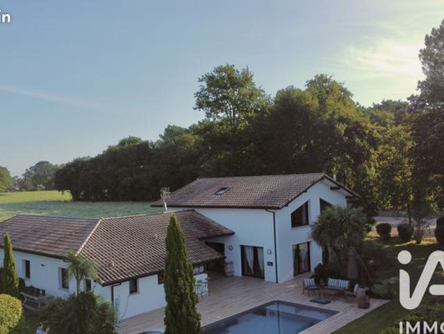 Propriété 8 pièces 197 m²