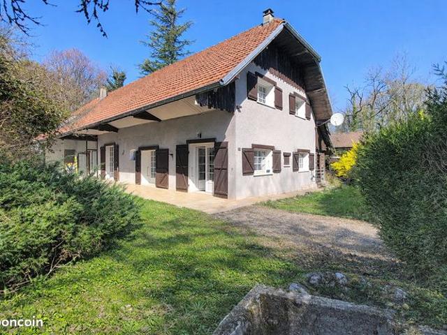 Propriété 8 pièces 198 m²