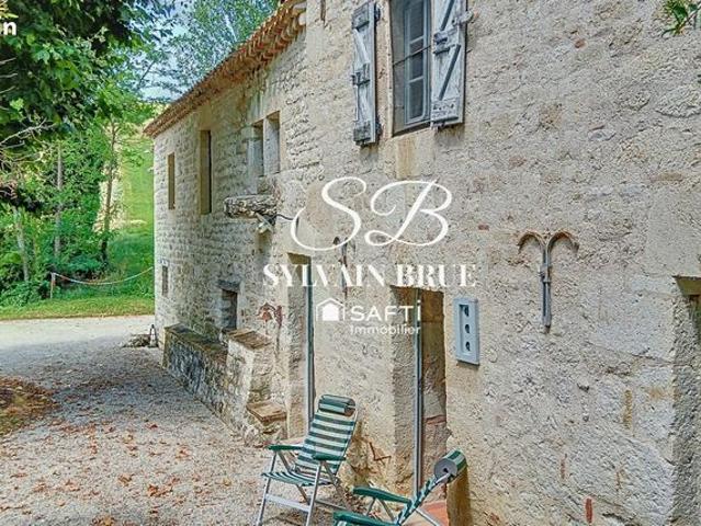 Propriété 8 pièces 198 m²