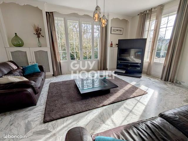 Propriété 8 pièces 198 m²