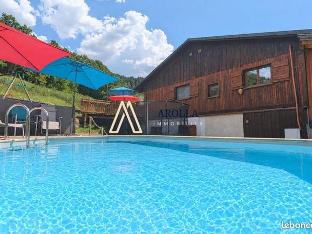 Propriété 8 pièces 198 m²