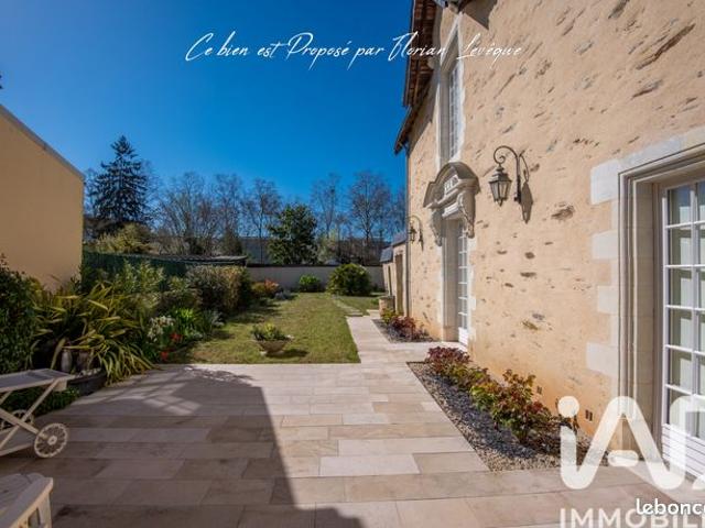 Propriété 8 pièces 198 m²