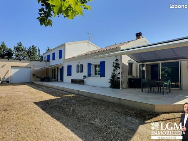 Propriété 8 pièces 198 m²