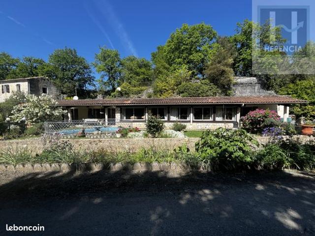 Propriété 8 pièces 199 m²