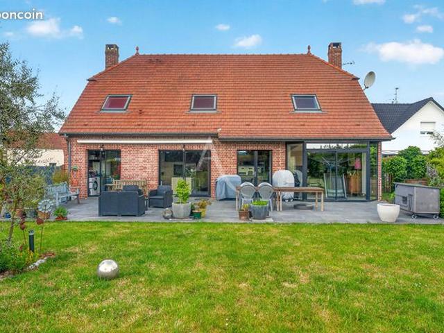 Propriété 8 pièces 199 m²