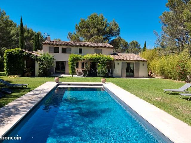 Propriété 8 pièces 190 m²