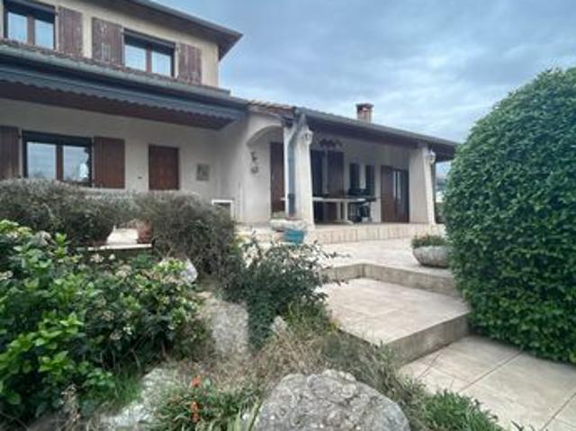 Propriété 8 pièces 190 m²