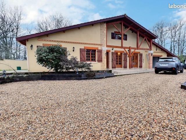 Maison 8 pièces 190 m²