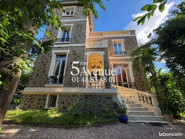 Propriété 8 pièces 190 m²