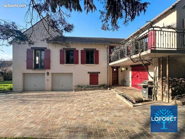 Propriété 8 pièces 191 m²