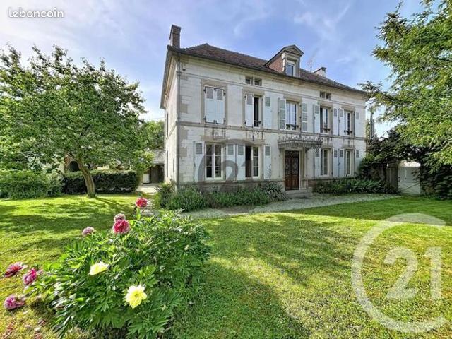 Propriété 8 pièces 191 m²
