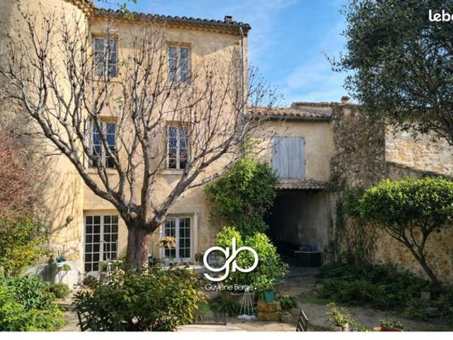 Propriété 8 pièces 191 m²