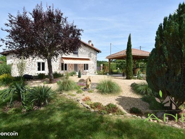 Propriété 8 pièces 191 m²