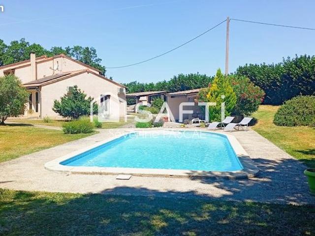 Propriété 8 pièces 192 m²
