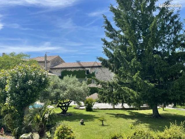 Propriété 8 pièces 192 m²
