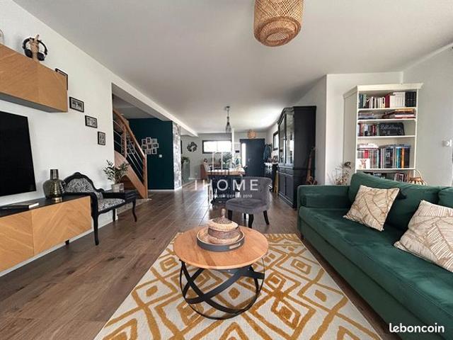 Propriété 8 pièces 192 m²