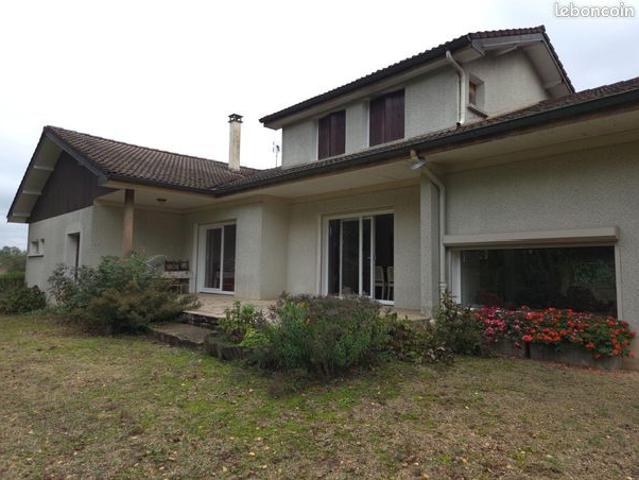 Propriété 8 pièces 192 m²