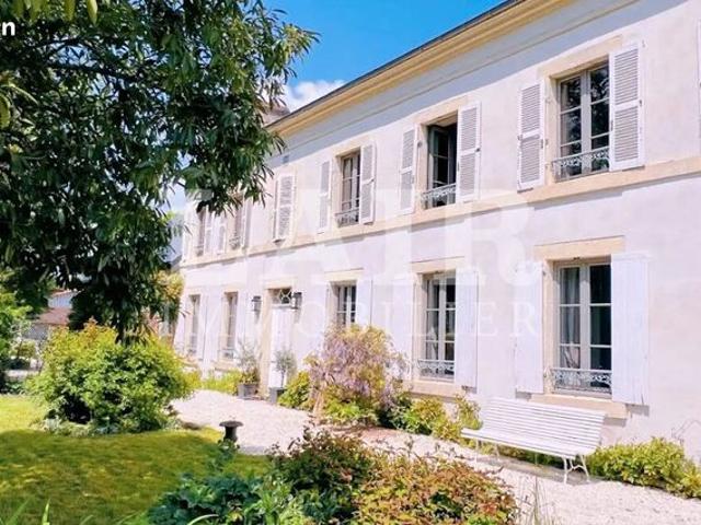 Propriété 8 pièces 193 m²