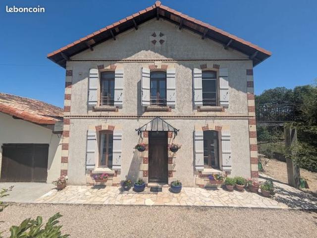 Propriété 8 pièces 193 m²