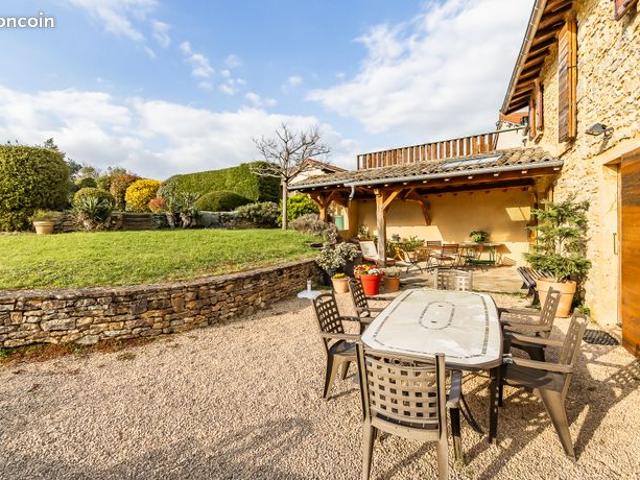 Propriété 8 pièces 204 m²