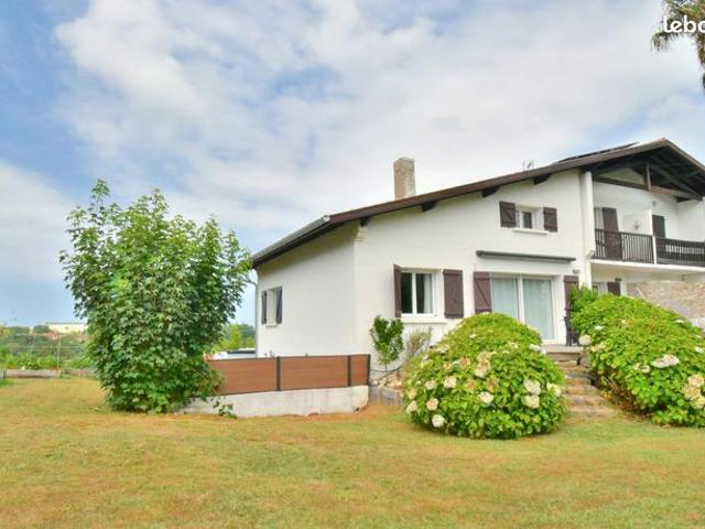 Propriété 8 pièces 204 m²