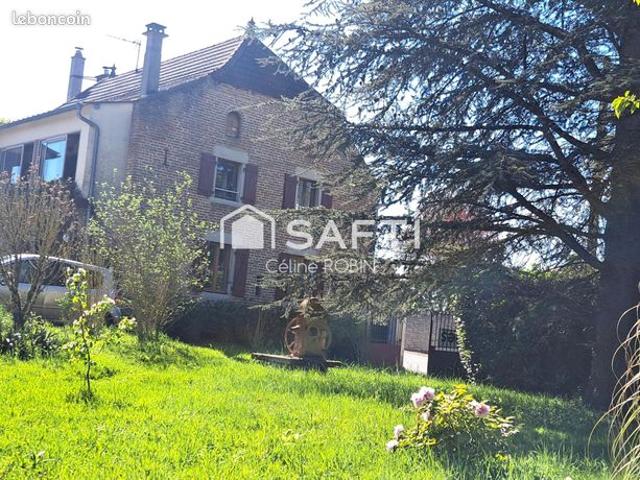 Propriété 8 pièces 204 m²