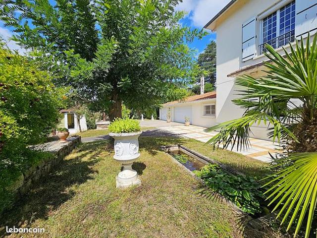 Propriété 8 pièces 204 m²