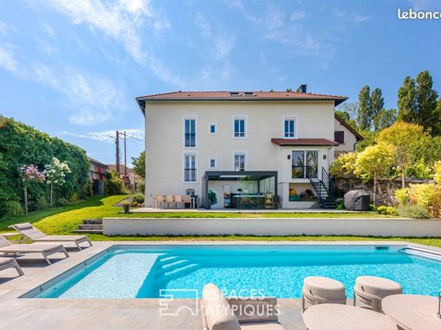 Propriété 8 pièces 204 m²