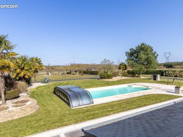 Propriété 8 pièces 205 m²