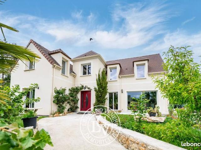Propriété 8 pièces 205 m²