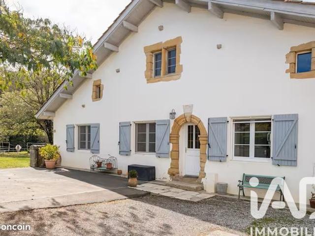 Propriété 8 pièces 206 m²