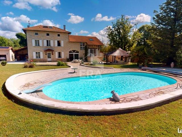 Propriété 8 pièces 206 m²