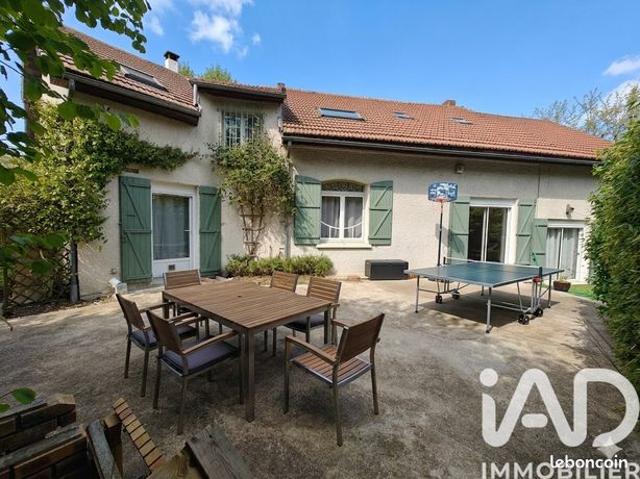 Propriété 8 pièces 207 m²