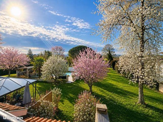 Propriété 8 pièces 207 m²