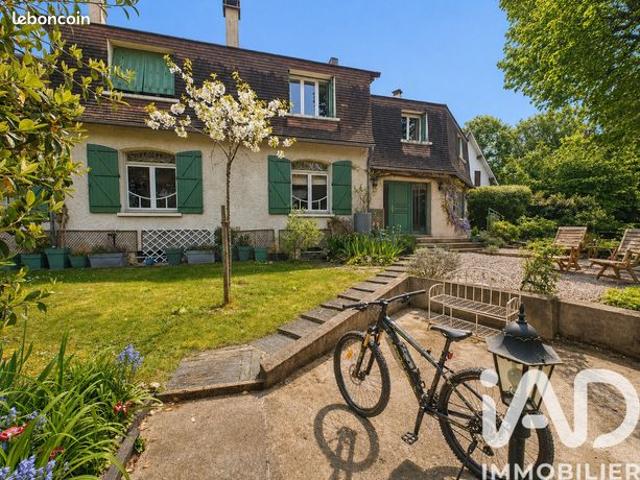 Propriété 8 pièces 207 m²