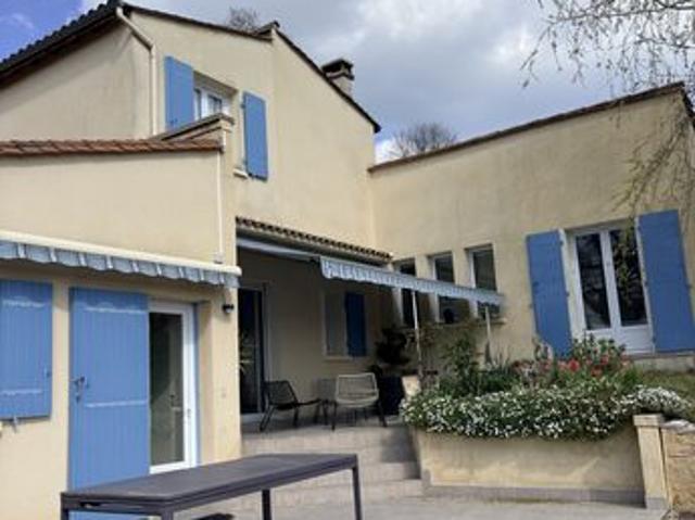 Propriété 8 pièces 208 m²