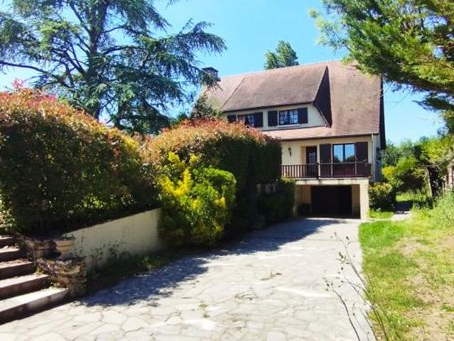 Propriété 8 pièces 208 m²