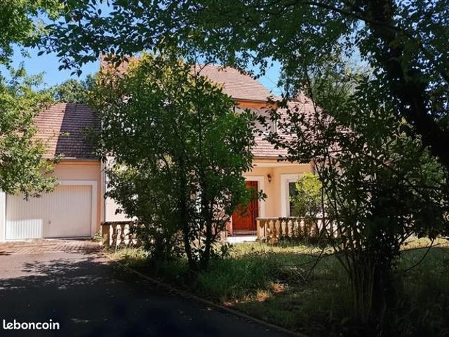 Propriété 8 pièces 208 m²