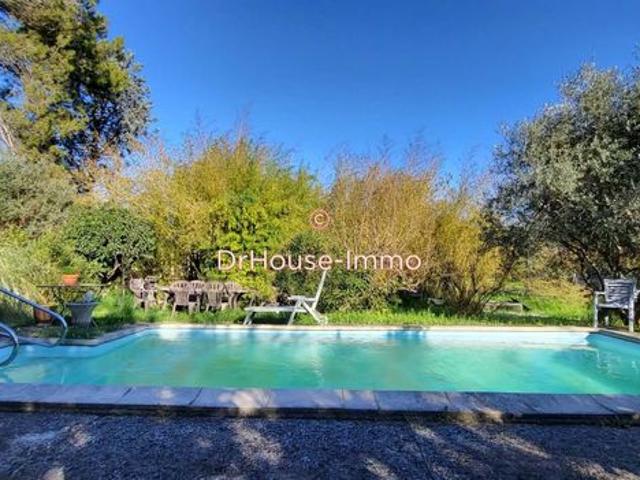 Propriété 8 pièces 209 m²