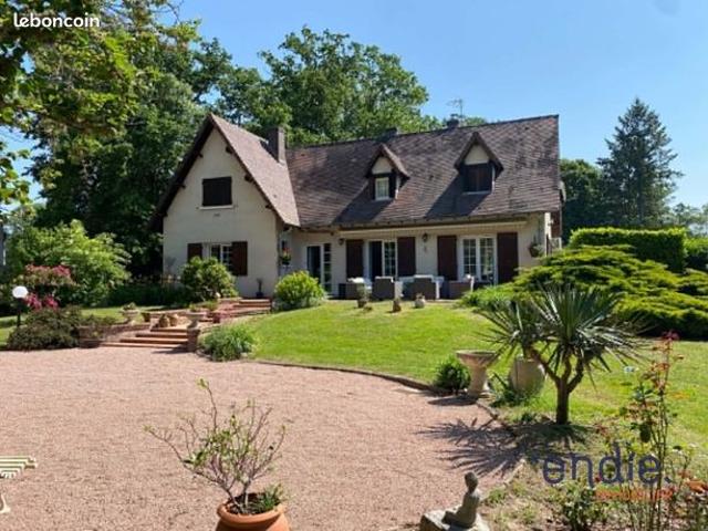 Propriété 8 pièces 209 m²