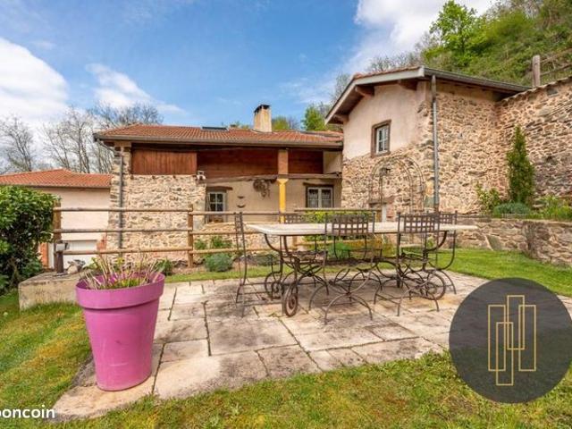 Propriété 8 pièces 200 m²