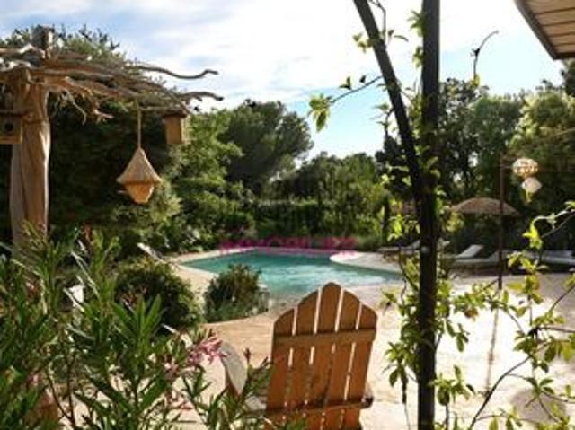 Propriété 8 pièces 200 m²