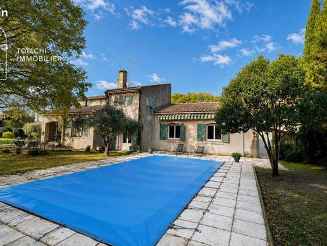 Propriété 8 pièces 200 m²