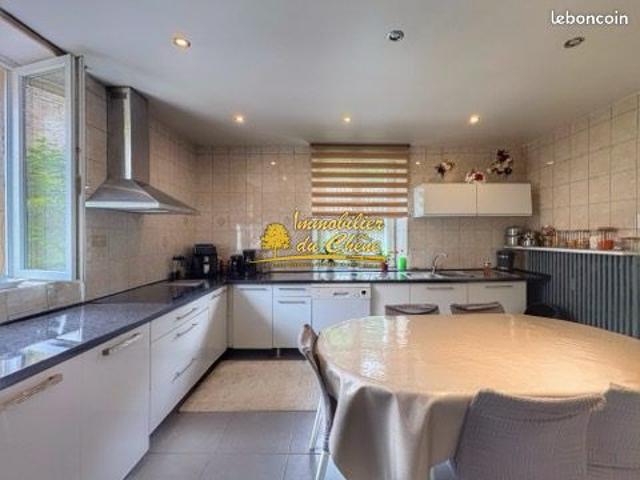 Propriété 8 pièces 200 m²