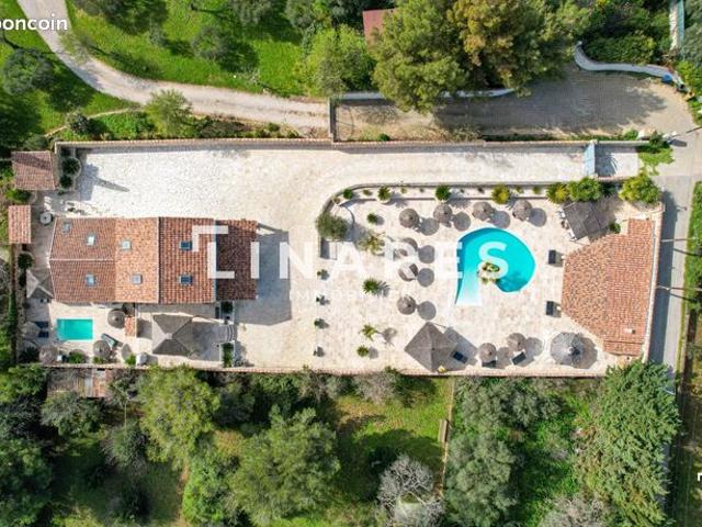 Propriété 8 pièces 200 m²