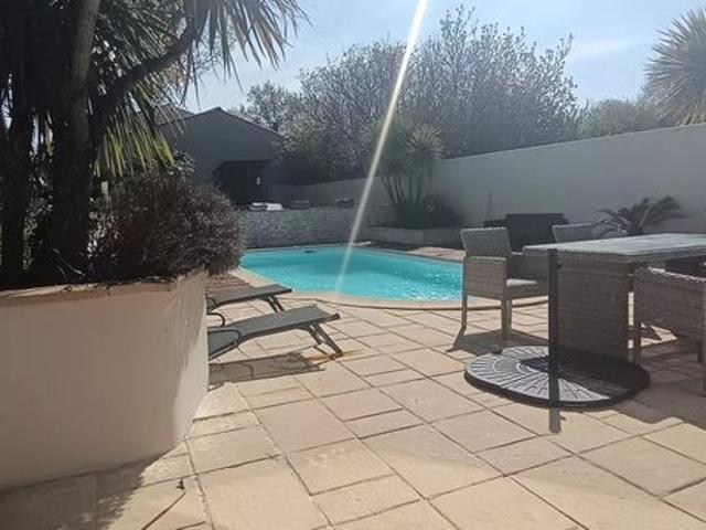Propriété 8 pièces 200 m²