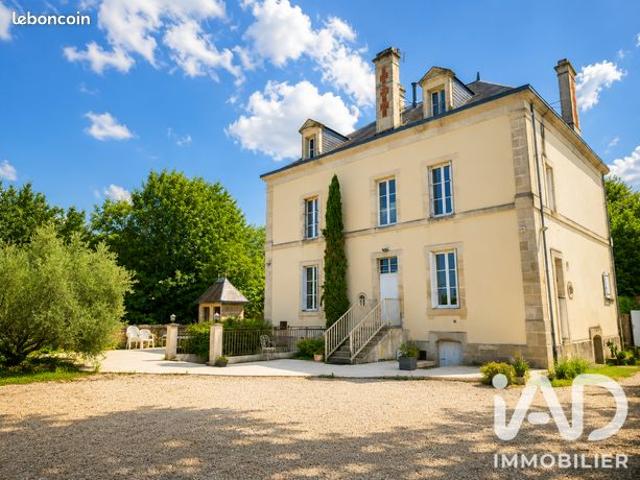 Propriété 8 pièces 200 m²
