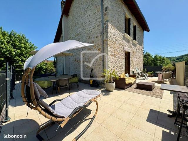Propriété 8 pièces 200 m²